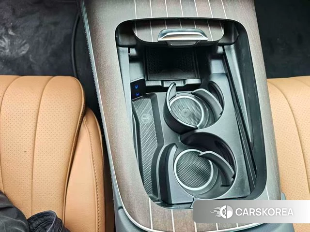 Mercedes-Benz E-Class 2026 Черный из Китая, фото 2