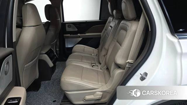 Lincoln Aviator 2nd generation 2022 Белый из Кореи, фото 2