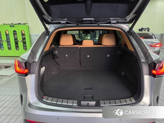 Lexus NX350h Second generation 2025 Серебристо-серый из Кореи, фото 2