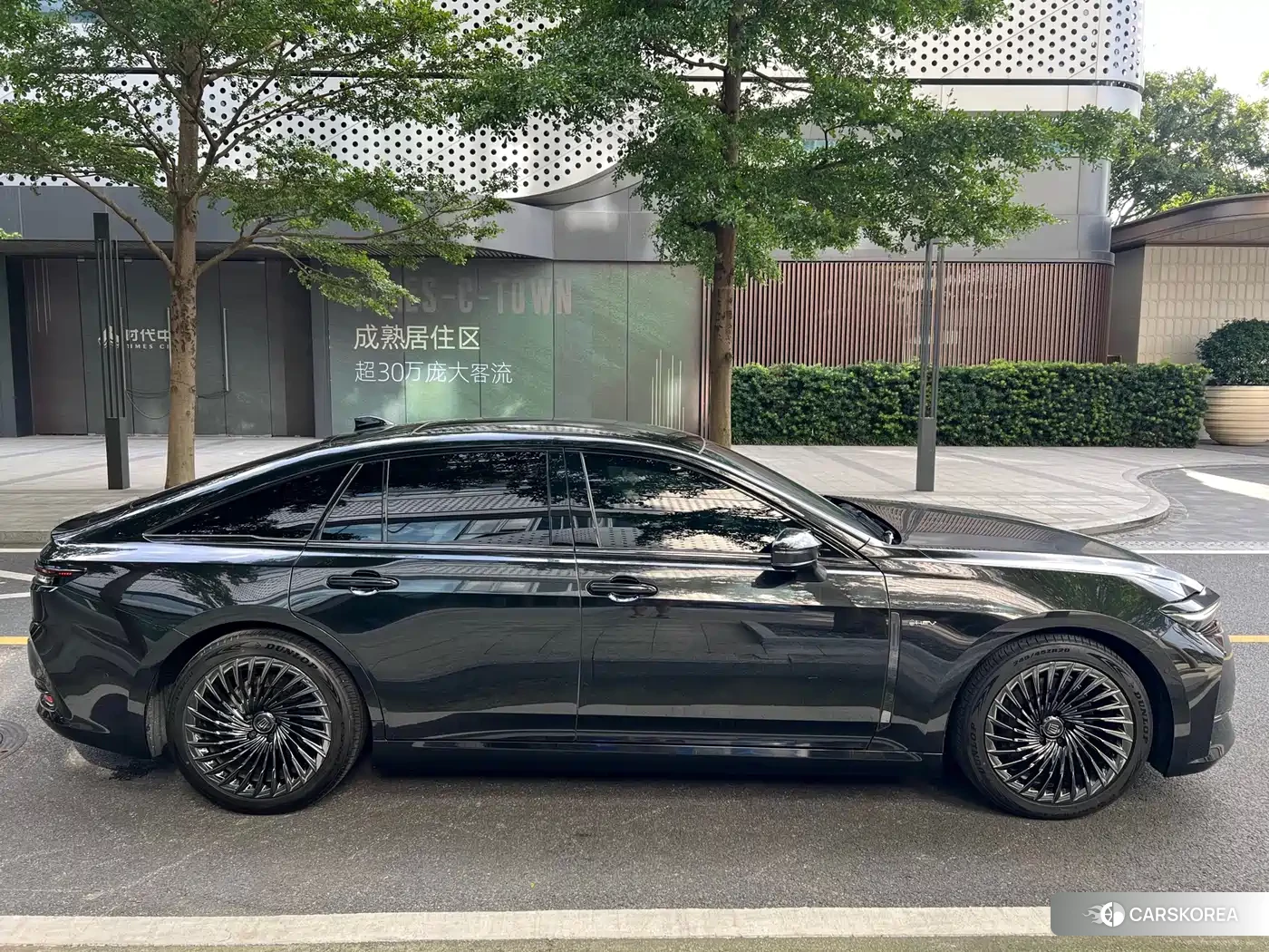 Toyota Crown 2025 Черный из Китая, фото 2