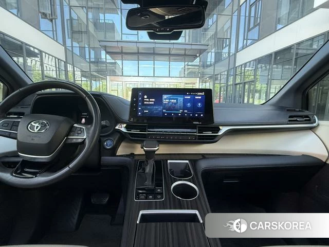 Toyota Sienna 2023 Черный из Китая, фото 2