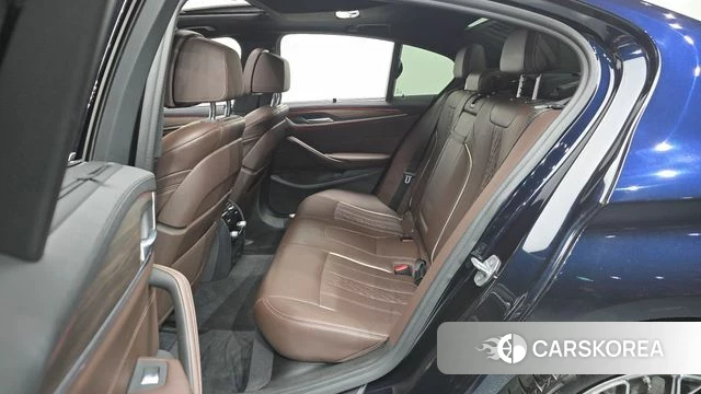 BMW 5 Series (G30) 2019 Черный из Кореи, фото 2
