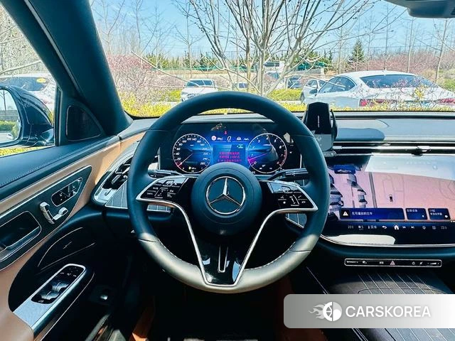 Mercedes-Benz E-Class 2025 Черный из Китая, фото 2
