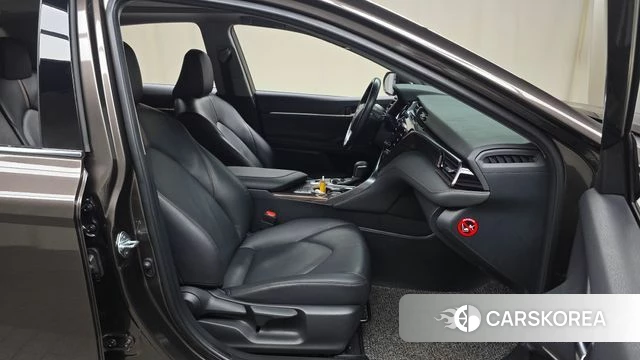 Toyota Camry (XV70) 2019 Коричневый из Кореи, фото 3