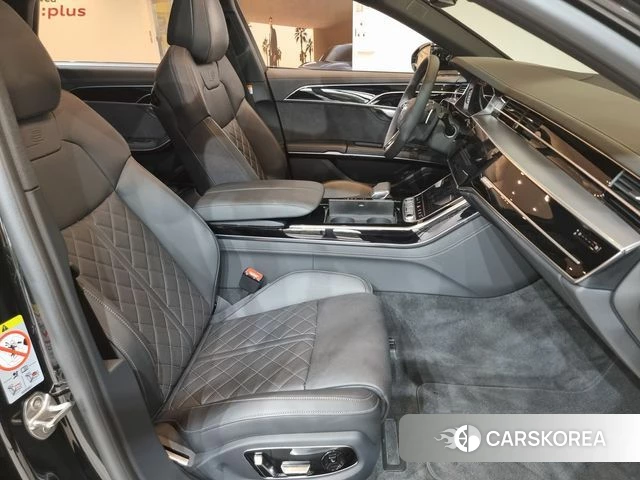 Audi A8 (D5) 2024 Черный из Кореи, фото 2