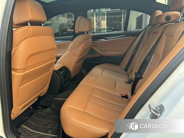 BMW 5 series 2023 Белый из Китая, фото 2