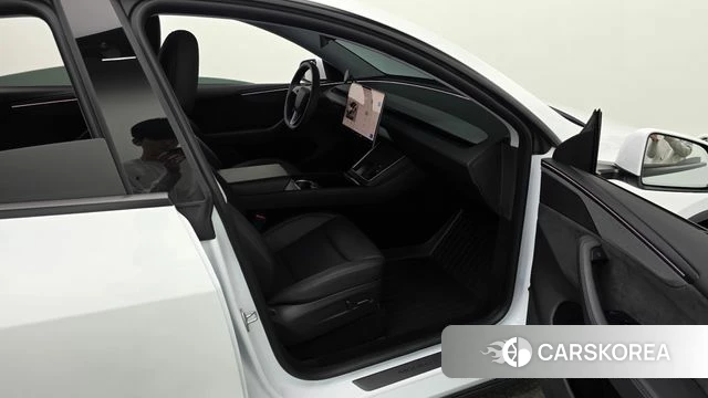 Tesla Model Y 2025 Белый из Кореи, фото 2