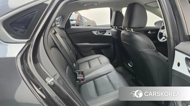 Kia The New K3 2nd generation 2023 Серый из Кореи, фото 2