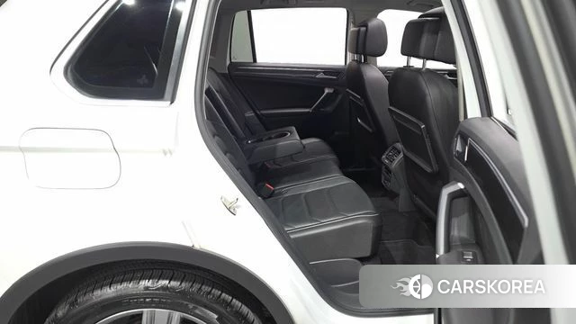 Volkswagen Tiguan second Generation 2018 Белый из Кореи, фото 2