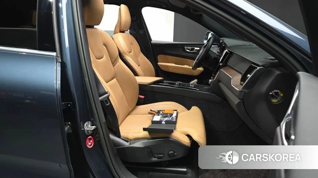 Volvo XC60 second Generation 2022 Синий из Кореи, фото 2