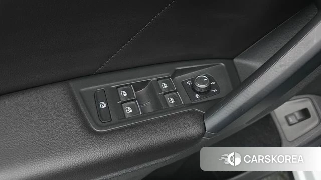 Volkswagen Tiguan second Generation 2022 Белый из Кореи, фото 2