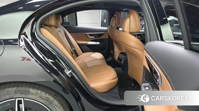 Mercedes-Benz E-Class W214 2026 Черный из Кореи, фото 2