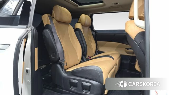 Kia Carnival 4th generation 2023 Белый из Кореи, фото 2