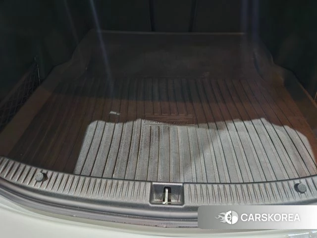 Mercedes-Benz C-Class W205 2018 Белый из Кореи, фото 2