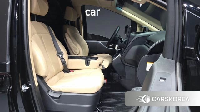 Hyundai Staria 2024 Черный из Кореи, фото 2