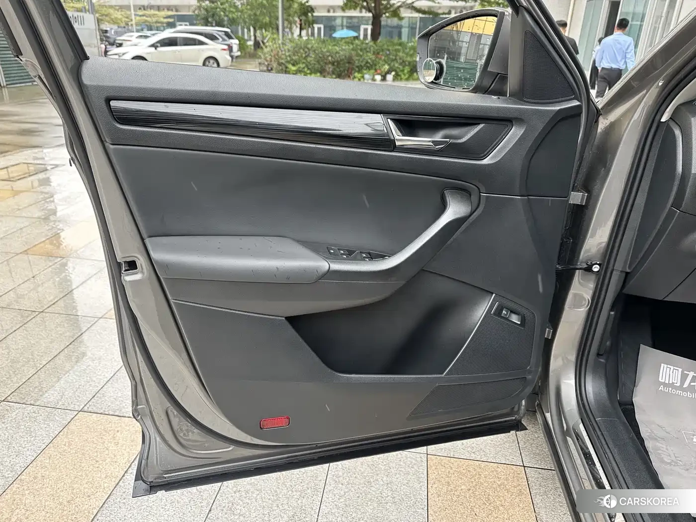 Skoda Kodiaq 2019 Silver/gray из Китая, фото 2