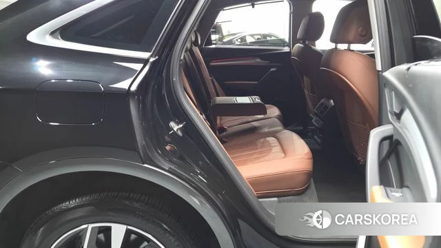 Audi Q5 (FY) 2022 Черный из Кореи, фото 2