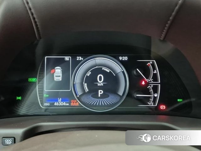 Lexus ES300h 7th generation 2019 Белый из Кореи, фото 2