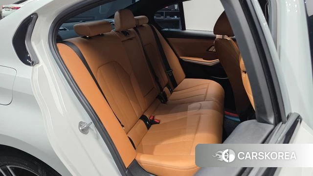 BMW 3 Series (G20) 2024 Белый из Кореи, фото 2