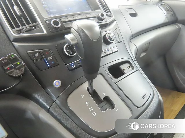 Hyundai The New Grand Starex 2018 Желтый из Кореи, фото 2