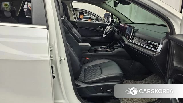 Kia Sportage 5th Generation 2023 Белый из Кореи, фото 2