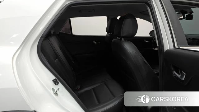 Kia Stonic 2018 Белый из Кореи, фото 2