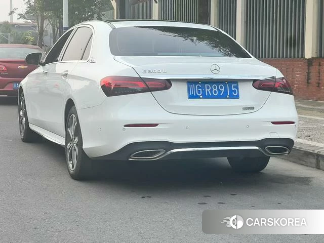 Mercedes-Benz E-Class 2021 Белый из Китая, фото 2