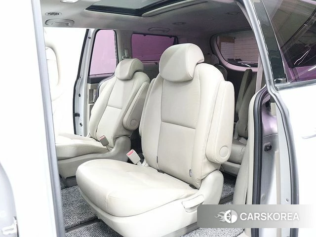 Kia The New Carnival 2018 Серебряный из Кореи, фото 2