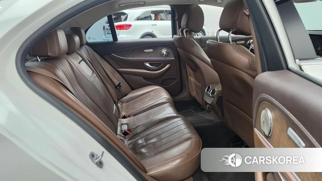 Mercedes-Benz E-Class W213 2019 Белый из Кореи, фото 2