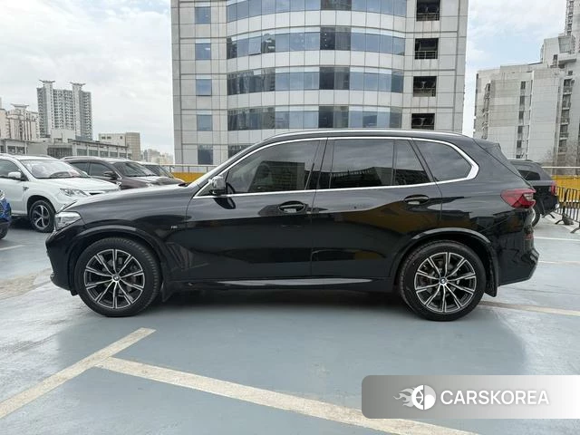 BMW X5 2021 Черный из Китая, фото 2