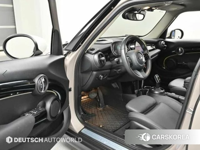 Mini Cooper 2023 Серый из Кореи, фото 2
