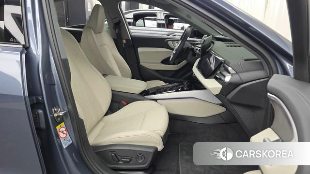Audi A5 (B10) 2025 Небесно-голубой из Кореи, фото 2