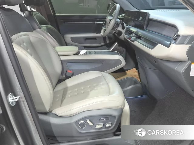 Kia EV9 2023 Серебристо-серый из Кореи, фото 2