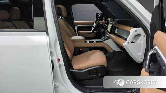Land Rover Defender (L663) 2025 Белый из Кореи, фото 2