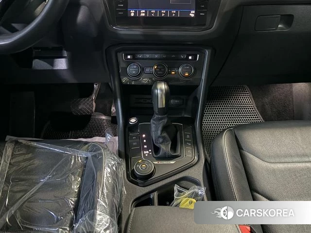 Volkswagen Tiguan second Generation 2020 Серый из Кореи, фото 2