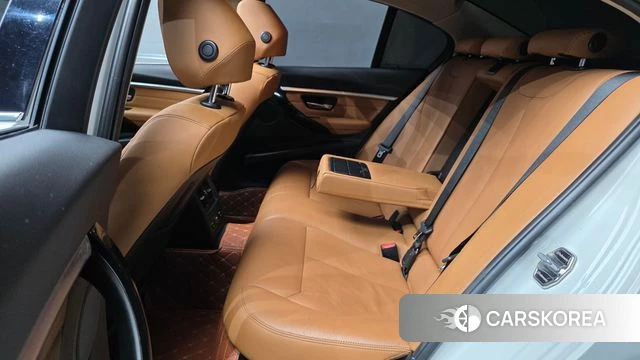 BMW 3 Series (F30) 2018 Белый из Кореи, фото 2