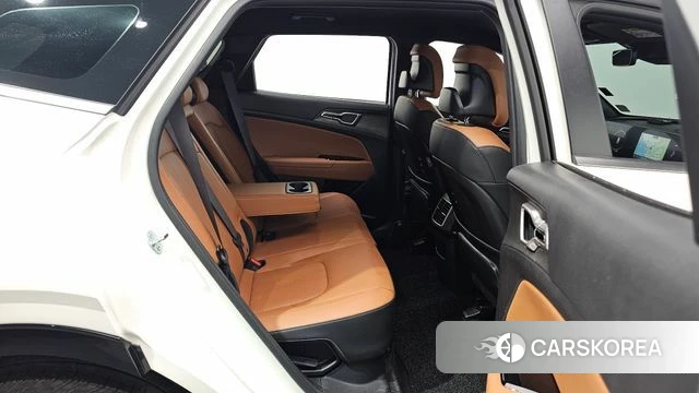 Kia Sportage 5th Generation Hybrid 2024 Белый из Кореи, фото 2