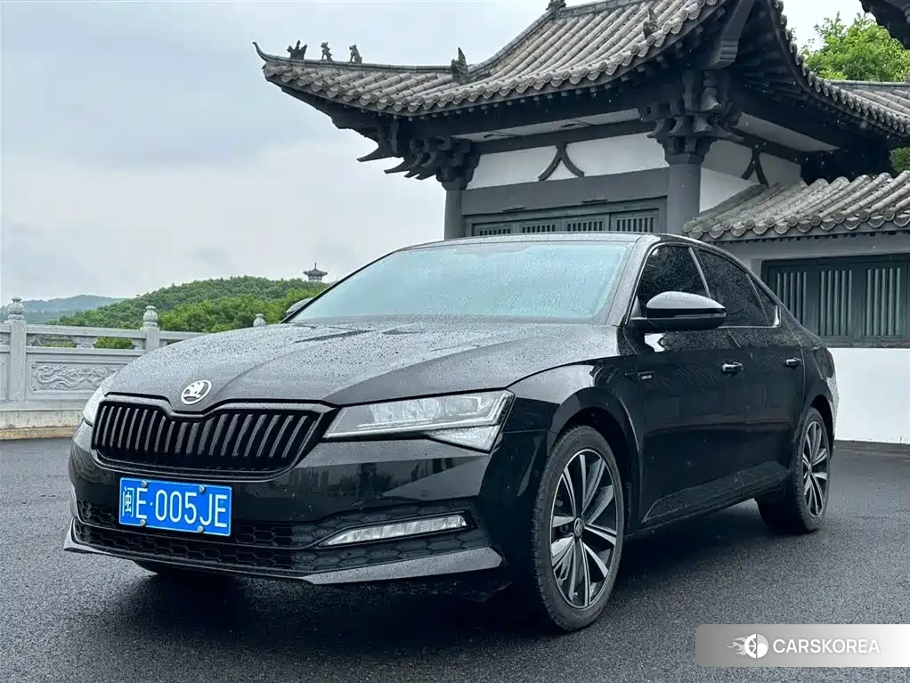 Skoda Superb 2023 Черный из Китая, фото 2