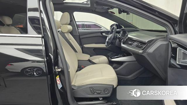 Audi Q4 e-Tron (F4) 2022 Черный из Кореи, фото 2