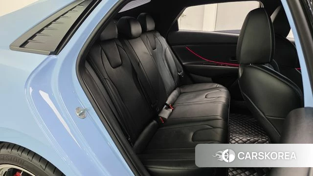 Hyundai Avante (CN7) 2022 Светло-серебряный цвет из Кореи, фото 2