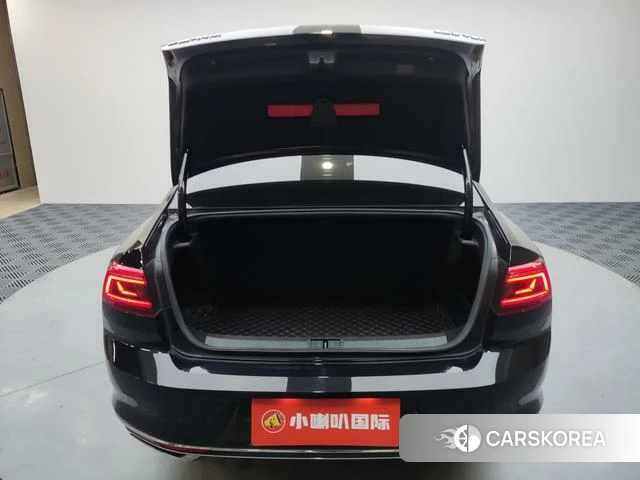 Volkswagen Magotan 2022 Черный из Китая, фото 2