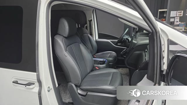 Hyundai Staria 2021 Белый из Кореи, фото 2