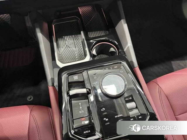 BMW 5 series 2025 Черный из Китая, фото 2