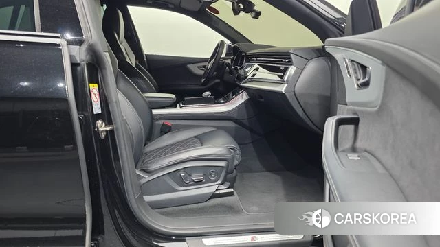 Audi Q8 (4M) 2023 Черный из Кореи, фото 2