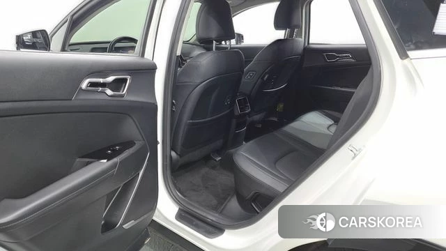 Kia Sportage 5th Generation 2023 Белый из Кореи, фото 2