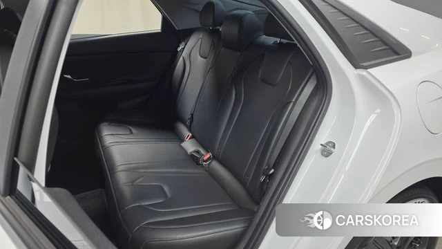 Hyundai Avante Hybrid (CN7) 2022 Белый из Кореи, фото 2