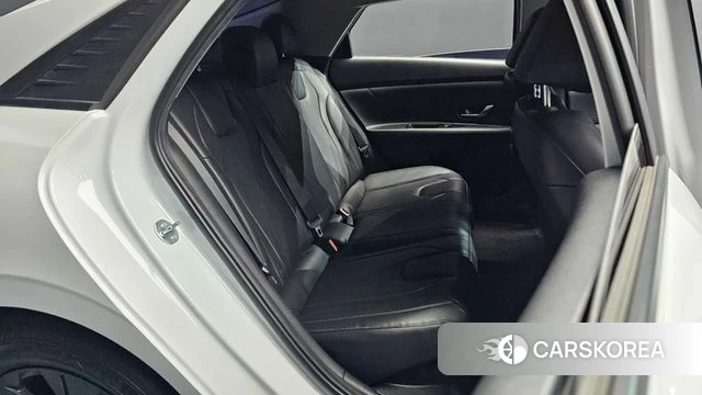 Hyundai Avante Hybrid (CN7) 2023 Белый из Кореи, фото 2