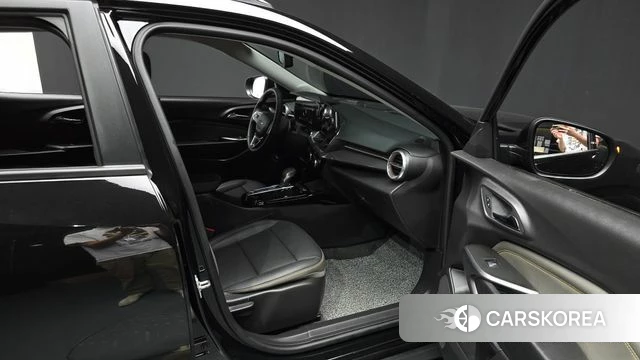 Chevrolet (GM Daewoo) Trax Crossover 2024 Черный из Кореи, фото 2