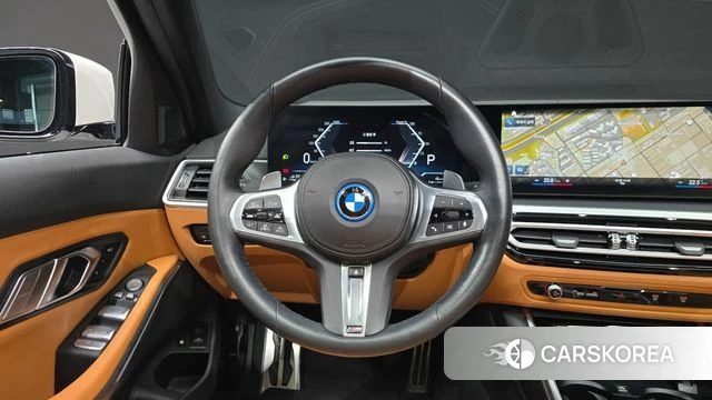 BMW 3 Series (G20) 2023 Белый из Кореи, фото 2