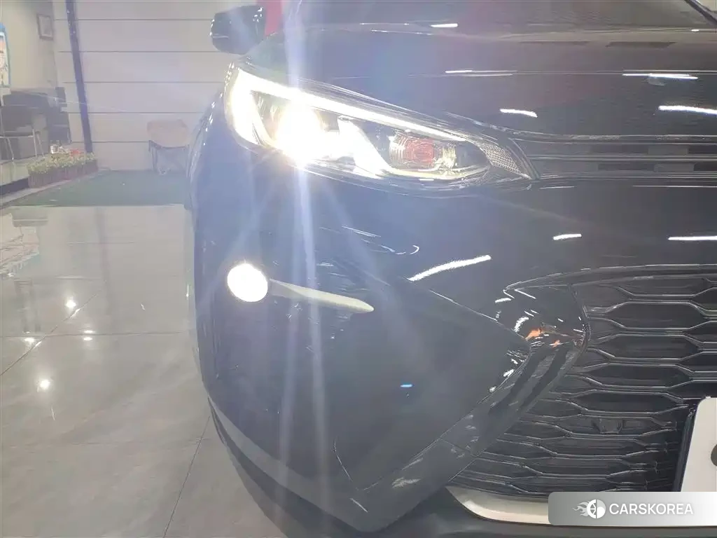 Toyota Wildlander 2023 Черный из Китая, фото 2